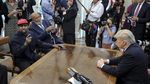 Momen Mesra Pertemuan Kanye West dan Donald Trump