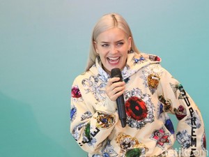 Tawa Renyah Anne-Marie di Spotify On Stage 2018