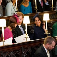 Mereka duduk bersebelahan dengan Pangeran William dan istrinya, Kate Middleton. (Foto: Getty Images)