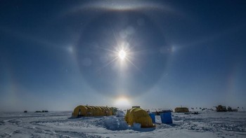 Ternyata, fenomena yang dianggap langka terjadi di Indonesia itu kerap dijumpai di belahan dunia lain. Foto: Neil Silverwood/Antarctica NZ Digital Asset Manager