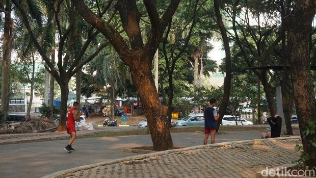 Beberapa pengunjung yang sedang berolahraga (Shinta/detikTravel)