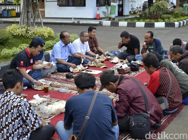 Rombongan Kedua Pekerja Korban Bencana Sulteng Tiba di Batang Rombongan Kedua Pekerja Korban Bencana Sulteng Tiba di Batang