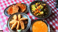 Kulineran di kawasan Cikini akan banyak menemukan restoran legendaris yang layak untuk dicoba. Seperti Restoran Trio yang sudah berdiri sejak 1947 lalu. Hidangan khas China di sini dapat memuaskan selera. Foto: dok. detikFood