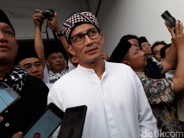 Sandiaga Nilai Proyek Kereta Cepat Jokowi Perlu Dikaji Ulang