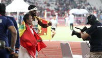 Medali perak direbut Maththaka Gamage dari Srilangka dengan lompatan 6.09m