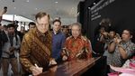 Mercedes Resmikan Dua Showroom