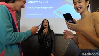 Setelah menjajal A7 maupun A9 di jalanan Kuala Lumpur, menurutnya handset tersebut sudah mumpuni untuk merekam berbagai momen.  (Foto: detikINET/Fino Yurio Kristo)