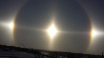 Minnesota tampaknya memang sering disapa oleh fenomena sun dog ini. Foto: Twitter/AaronWhiteTV