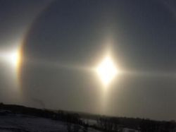 Kumpulan Potret Sun Dog, Saat Matahari Terlihat Lebih dari Satu