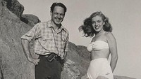 Foto tersebut merupakan karya Richard C. Miller yang diabadikan pada tahun 1946 lalu. Dok. smauction.com