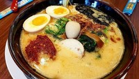 Andalan kedai yang ada di Jl. Radio Dalam ini ialah Shoyu Ramen. Menu itu berisi mie kecil berkuah kental. Menu lain yang patut dicoba di Seirock-ya ialah Rame Ekstrim. Kuah ramennya hanya terbuat dari paduan kaldu ayam, minyak sayur, dan minyak seafood. Foto: Instagram seirockya.ramen