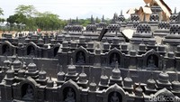 Kembaran Candi Borobudur yang tengah dibangun (Ragil Ajiyanto/detikTravel)