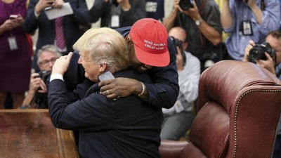 Momen Mesra Pertemuan Kanye West dan Donald Trump