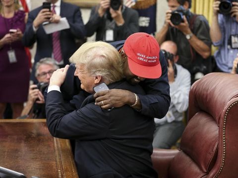 Kanye West Stop Berpolitik, Diduga karena Bisnis Fashion-nya Terancam