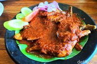 Putera Lombok: Mantap Betul! Ayam Kampung Plecingan dan Sate Rembiga Pedas Juicy