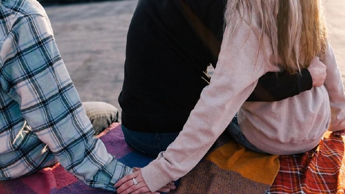 Secara teori, kondom bisa mencegah penularan infeksi seksual (Foto: iStock) Secara teori, kondom bisa mencegah penularan infeksi seksual (Foto: iStock)
