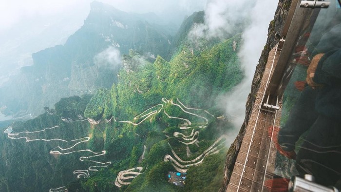 Amazing road in Tianmen Mountain, Zhangjiajie National Park, China