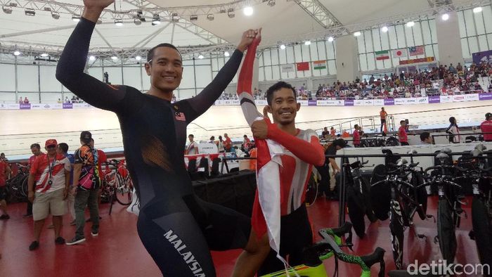 M. Fadli melakukan selebrasi usai memastikan emas Asian Para Games 2018 (Amalia Dwi Septi/detikSport) M. Fadli melakukan selebrasi usai memastikan emas Asian Para Games 2018 (Amalia Dwi Septi/detikSport)
