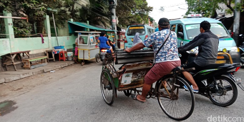 Pemprov DKI Kirim Draf Revisi Perda Becak ke DPRD DKI Pemprov DKI Kirim Draf Revisi Perda Becak ke DPRD DKI