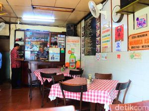 5 Kuliner Legendaris di Gondangdia yang Bikin Makan Siang Makin Mantap