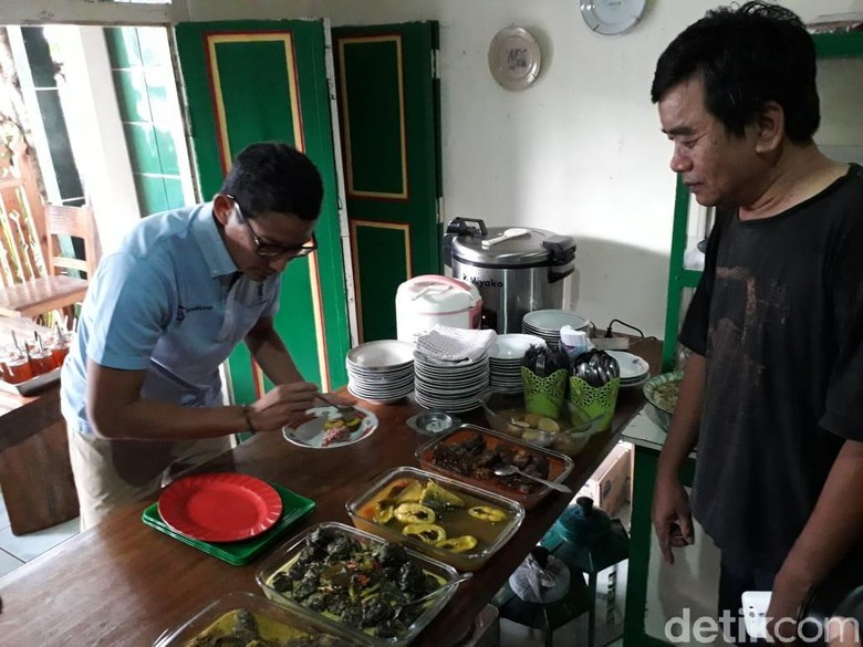 Berapa Harga Sarapan Sandiaga Uno di Warung Ijo Yogya Pagi Ini? Berapa Harga Sarapan Sandiaga Uno di Warung Ijo Yogya Pagi Ini?