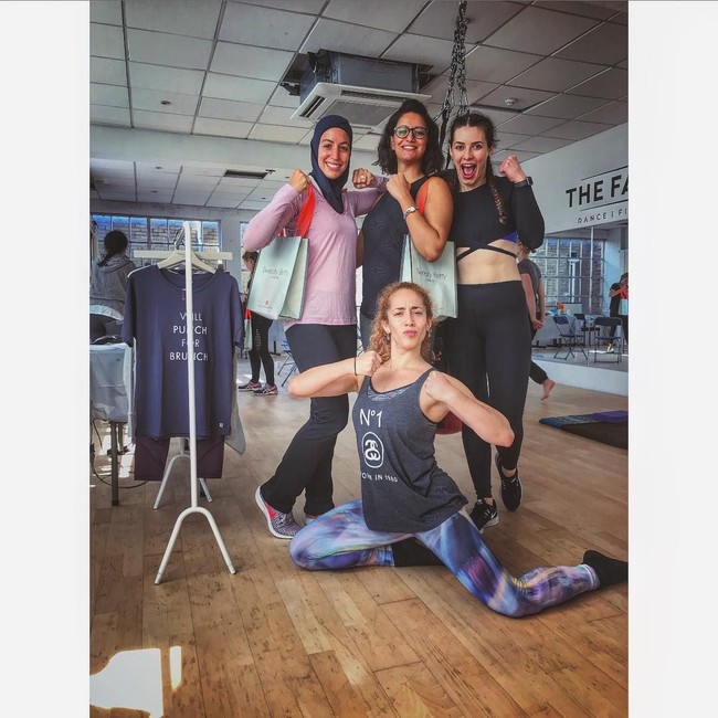 Uniknya, di Thai Fit London juga ada beberapa kelas yang hanya diperuntukkan untuk perempuan. Foto: Instagram/hijabi.lifts