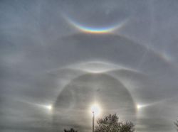 Kumpulan Potret Sun Dog, Saat Matahari Terlihat Lebih dari Satu