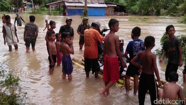 Contoh Berita Singkat Tentang Banjir - Aneka Macam Contoh