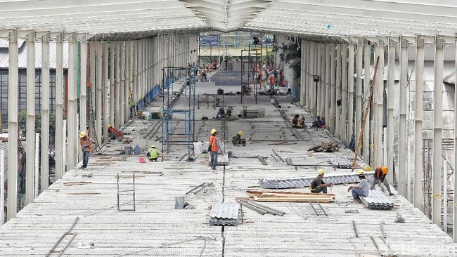 Konstruksi Skybridge Tanah Abang Masih 78%