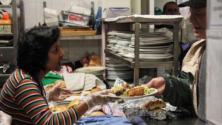 Sudah 30 Tahun Dapur Ini Beri Makan Gelandangan Kota Sydney Sudah 30 Tahun Dapur Ini Beri Makan Gelandangan Kota Sydney