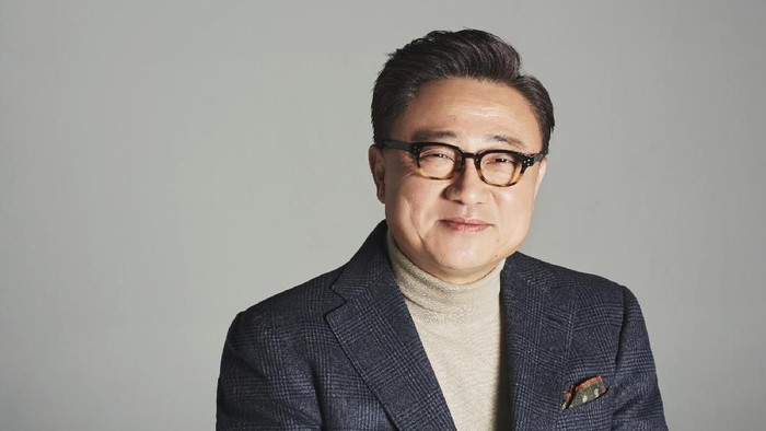 DJ Koh, CEO Samsung Mobile, blak-blakan soal masa depan ponsel lipat dari vendor asal Korea Selatan ini yang sudah semakin dekat. Foto: Samsung DJ Koh, CEO Samsung Mobile, blak-blakan soal masa depan ponsel lipat dari vendor asal Korea Selatan ini yang sudah semakin dekat. Foto: Samsung