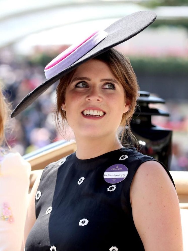 Putri Eugenie dari York adalah putri bungsu dari Pangeran Andrew (anak ketiga dari Ratu Elizabeth) dan Sarah Ferguson. Wanita 28 tahun itu adalah pewaris kesembilan kerajaan.  Foto: dok. Getty Images