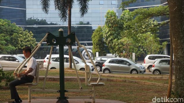 Beberapa alat olahraga yang bisa dipakai (Shinta/detikTravel)