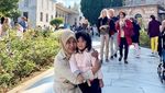 Aksi Pengasuh Anak Olla Ramlan saat Diajak Berlibur ke Turki