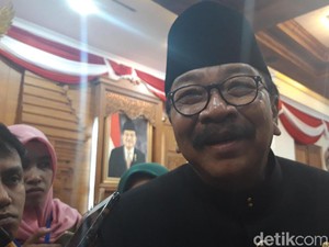 Tahun Terakhir Soekarwo, Upacara Hari Jadi Jatim ke-73 Bertabur Haru
