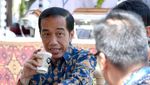 Gaya Jokowi Ngopi Santai di IMF-WB Bali