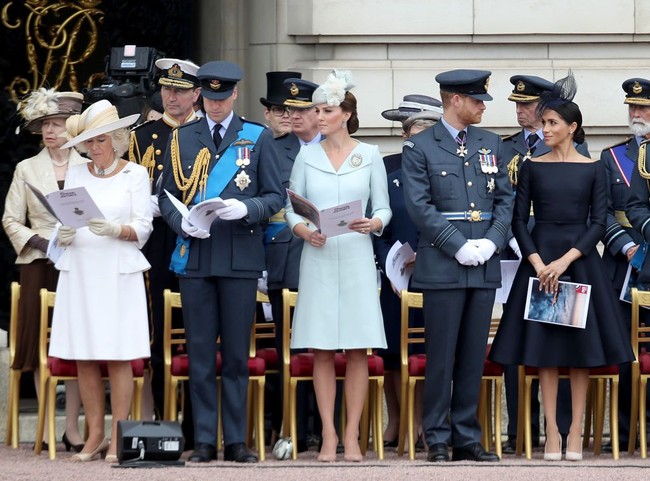 Foto yang dijadikan meme tersebut diambil pada 10 Juli 2018, saat keempatnya menghadiri peringatan RAF 100, atau 100 Tahun Royal Air Force di Istana Buckingham, London, Inggris. Foto: Getty Images