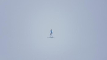Bukan foto di dalam studio, melainkan kabut salju tebal yang menyelimuti Slovenia. (Foto: Brightside)