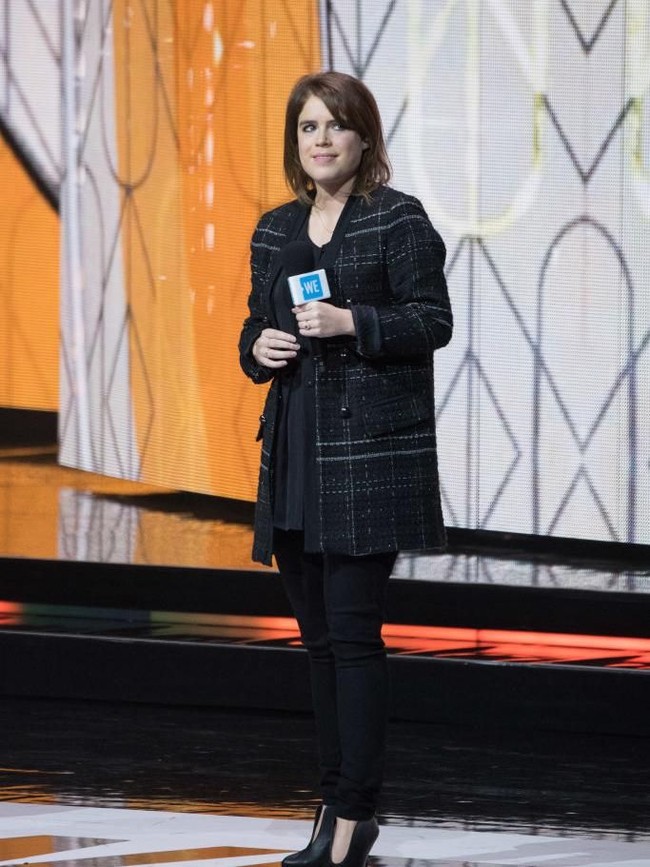 Eugenie tidak seperti sepupunya Pangeran William dan Harry yang punya tugas untuk mengabdi ke kerajaan. Dia layaknya orang biasa yang bekerja full time. Putri Eugenie bekerja di galeri seni di London sebagai direktur.  Foto: dok. Getty Images