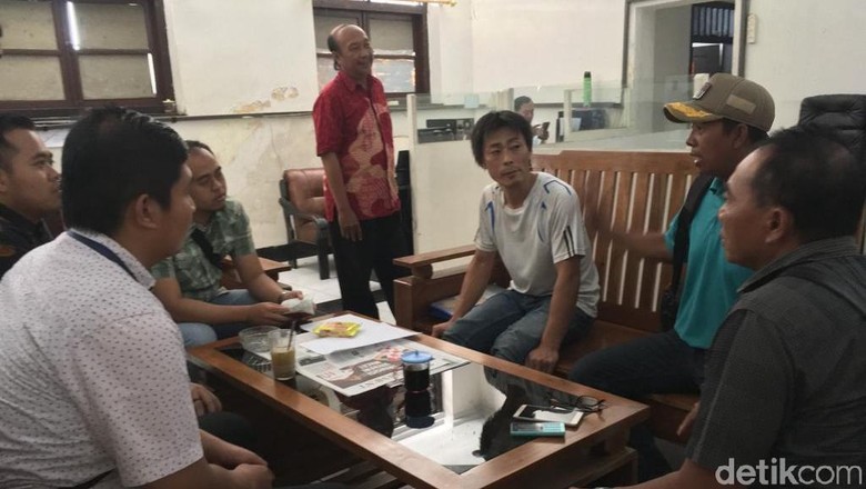 Cari Orang yang Tipu Dirinya, WN Jepang Ini Malah Diusir Warga Cari Orang yang Tipu Dirinya, WN Jepang Ini Malah Diusir Warga