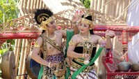 Pertunjukkan budaya nusantara digelar di arena Pertemuan Tahunan IMF-World Bank 2018 di Nusa Dua, Bali, Jumat (12/10).