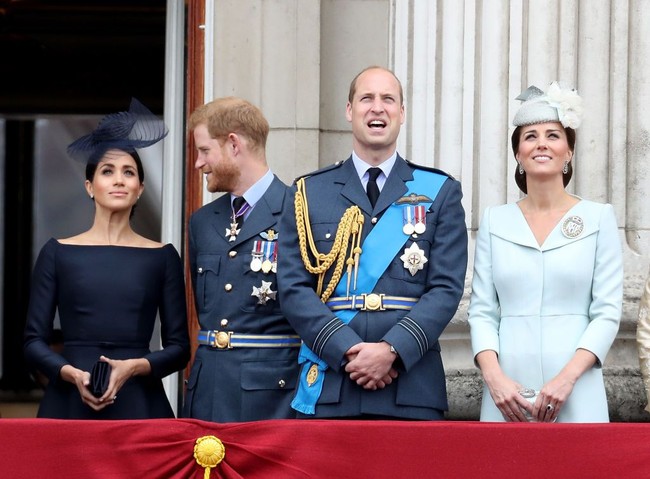 Saat foto tersebut diambil, usia pernikahan William dan Kate sudah menginjak tahun ke-7. Sementara Pangeran Harry dan Meghan baru menikah pada 19 Mei 2018. Foto: Getty Images