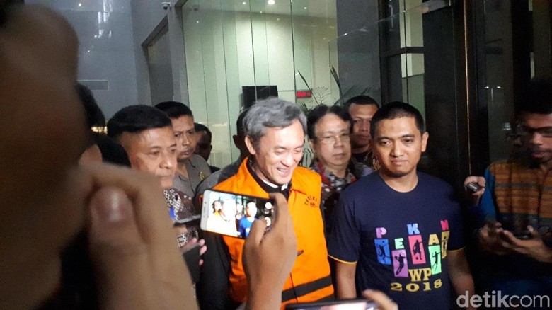 Alasan Eddy Sindoro Serahkan Diri: Ingin Selesaikan Perkara Alasan Eddy Sindoro Serahkan Diri: Ingin Selesaikan Perkara