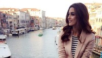 Foto: Bisa tebak Maya dimana kan? Ya, ini saat dia berlibur di Venice, Italia. (official_mayaali/Instagram)