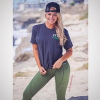 Shannon mengaku senang dengan kehidupan militer namun ingin mengejar karier lain. Enam bulan sebelum masa tugasnya berakhir, Shannon pun mencoba kontes modeling yang diadakan majalah pria Maxim. Ia berhasil melaju ke babak final. Foto: Instagram @shannonihrke