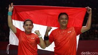 Para atlet Indonesia kembali mempersembahkan medali emas dari bulu tangkis ganda campuran SL 3 dan SU 5.