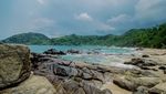 10 Pantai yang Jadi Surga Pecinta Surfing Ini Ada di Indonesia Lho