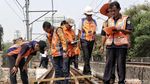 Begini Penampakan Kereta Anjlok di Palmerah