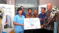 Peresmian kantor CCC ini merupakan wujud komitmen AXA Mandiri agar lebih dekat kepada nasabah dan memperkuat penetrasi asuransi di Bali. Kantor CCC di RSU Kasih Ibu ini merupakan kantor pelayanan nasabah AXA Mandiri yang ke-8 di Indonesia, dan berada di kota ketujuh setelah Medan, Palembang, Bandung, Jakarta, Semarang, dan Surabaya. Foto: dok. Axa Mandiri