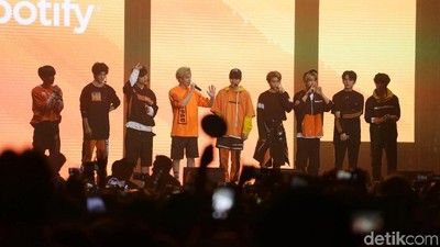 Intip Lagi Aksi Keren Stray Kids di Panggung Spotify on Stage